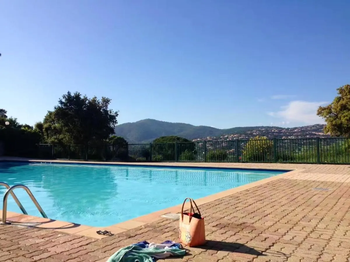 Holiday home Maison Charmante A Sainte-Maxime Avec Piscine Partagee