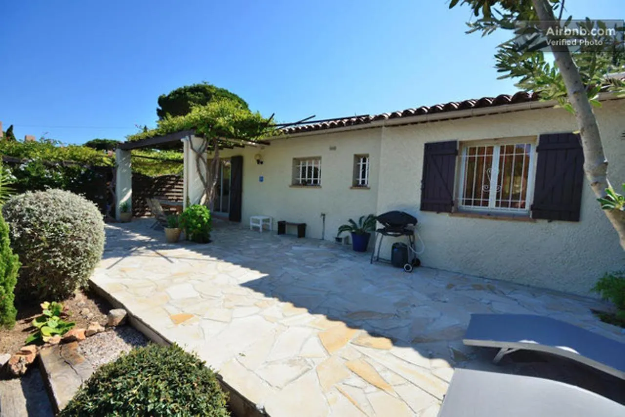 Holiday home Maison Charmante A Sainte-Maxime Avec Piscine Partagee France