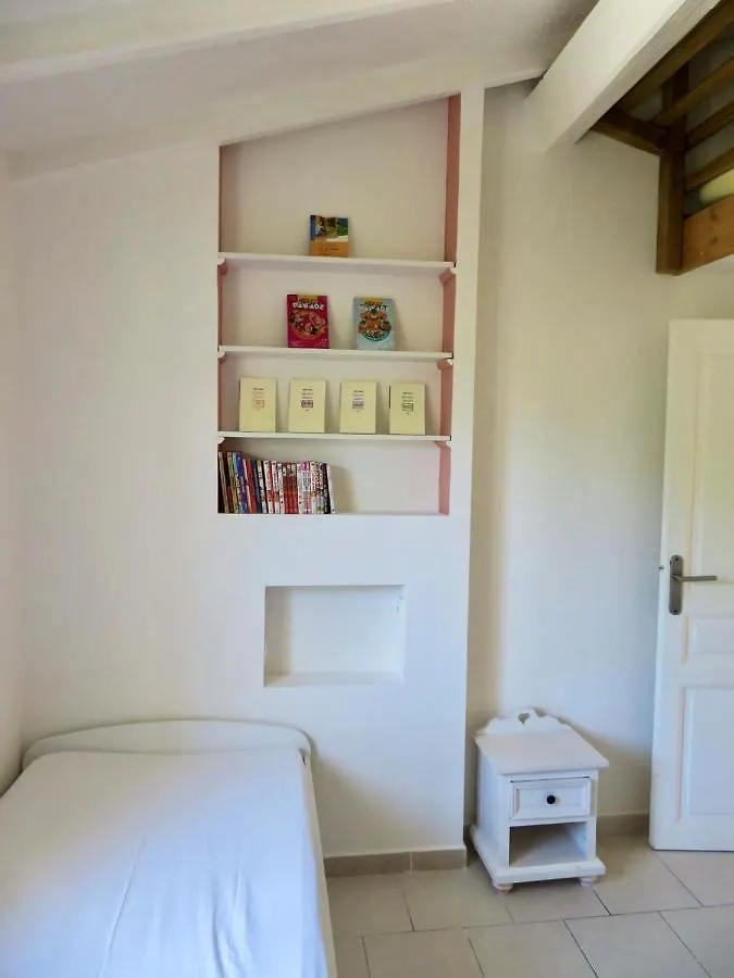 Maison Charmante A Sainte-Maxime Avec Piscine Partagee