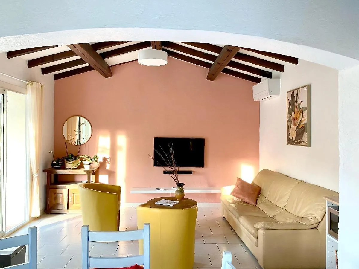 Holiday home Maison Charmante A Sainte-Maxime Avec Piscine Partagee