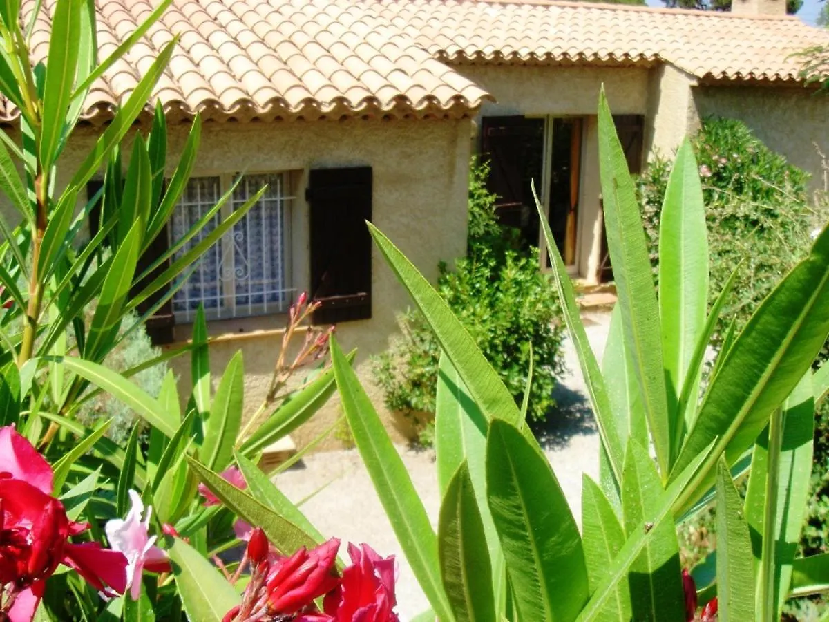 Holiday home Maison Charmante A Sainte-Maxime Avec Piscine Partagee